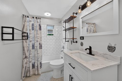 Villa ou maison à louer à Hollywood, Floride: 3 chambres, 112.41 m2 № 2293603 - photo 17