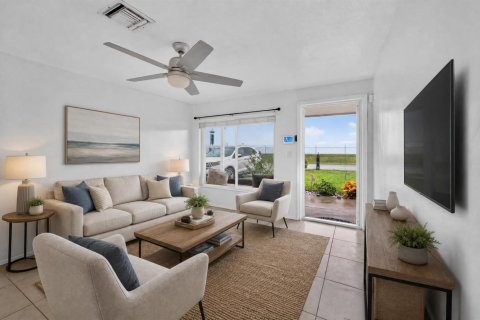 Villa ou maison à louer à Hollywood, Floride: 3 chambres, 112.41 m2 № 2293603 - photo 5