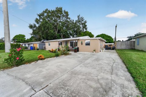 Villa ou maison à louer à Hollywood, Floride: 3 chambres, 112.41 m2 № 2293603 - photo 3