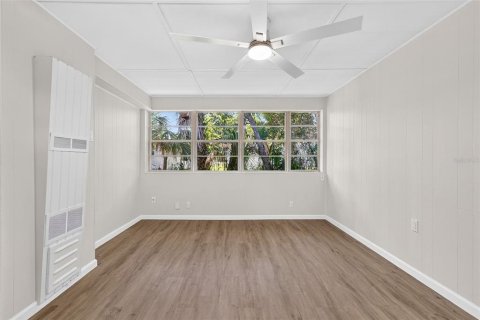 Casa en venta en Tavares, Florida, 2 dormitorios, 79.15 m2 № 2203853 - foto 2
