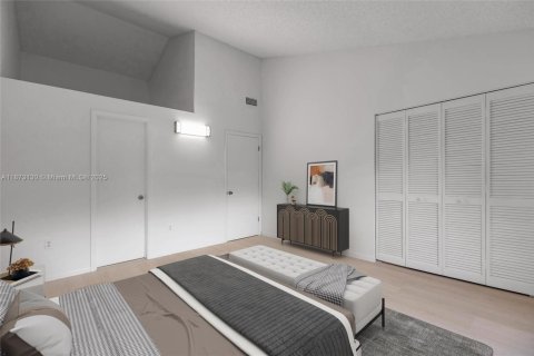 Townhouse in Miami, Florida 2 bedrooms, 107.02 sq.m. № 1978851 - photo 17