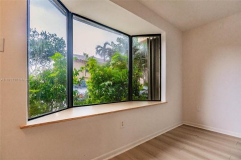Townhouse in Miami, Florida 2 bedrooms, 107.02 sq.m. № 1978851 - photo 3