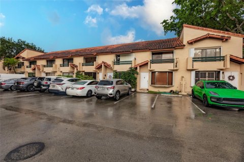 Townhouse in Miami, Florida 2 bedrooms, 107.02 sq.m. № 1978851 - photo 26