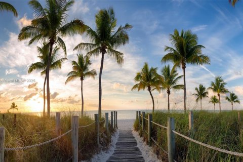 Copropriété à vendre à Miami Beach, Floride: 3 chambres, 137.68 m2 № 1940651 - photo 9