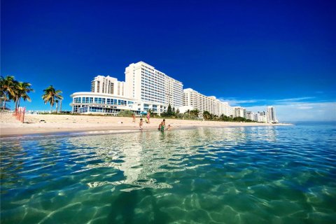 Copropriété à vendre à Miami Beach, Floride: 3 chambres, 137.68 m2 № 1940651 - photo 4