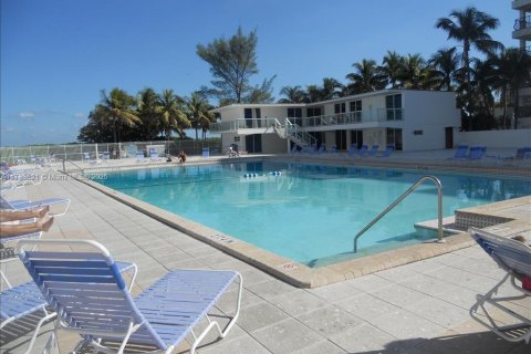 Copropriété à vendre à Miami Beach, Floride: 3 chambres, 137.68 m2 № 1940651 - photo 24