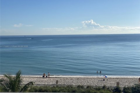 Copropriété à vendre à Miami Beach, Floride: 3 chambres, 137.68 m2 № 1940651 - photo 5