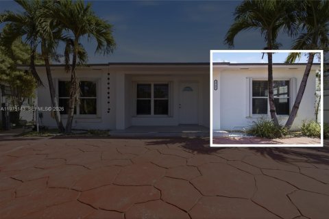 House in Miami, Florida 1 bedroom № 2038423 - photo 3