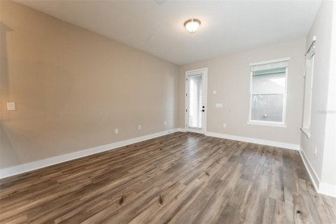 House in Winter Garden, Florida 3 bedrooms, 204.94 sq.m. № 2427599 - photo 12
