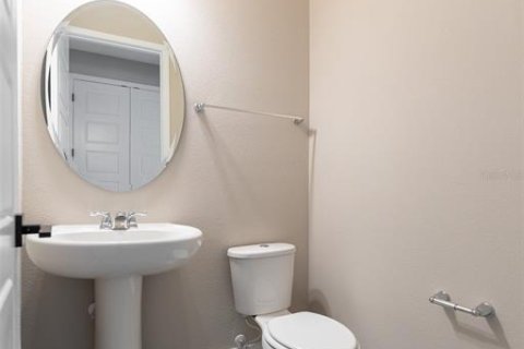 House in Winter Garden, Florida 3 bedrooms, 204.94 sq.m. № 2427599 - photo 9