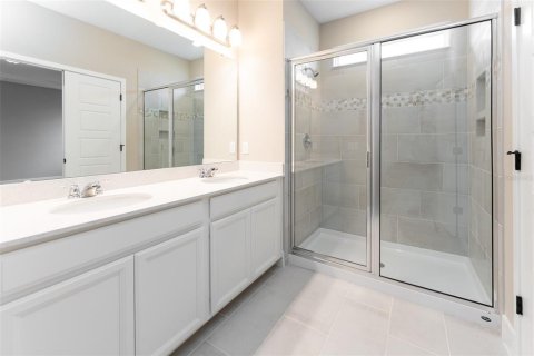 House in Winter Garden, Florida 3 bedrooms, 204.94 sq.m. № 2427599 - photo 18