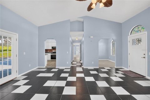 House in Lady Lake, Florida 4 bedrooms, 233.18 sq.m. № 2354746 - photo 13