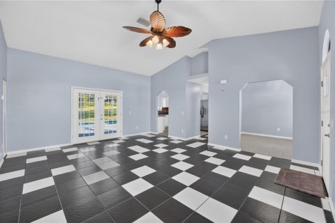 House in Lady Lake, Florida 4 bedrooms, 233.18 sq.m. № 2354746 - photo 14