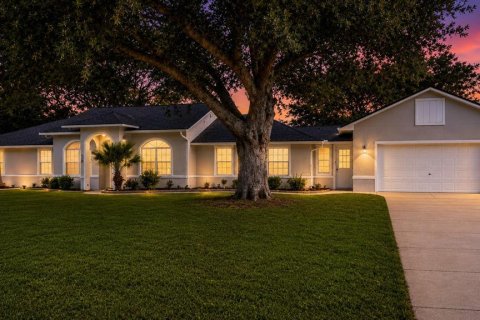 House in Lady Lake, Florida 4 bedrooms, 233.18 sq.m. № 2354746 - photo 4