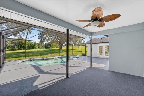 House in Lady Lake, Florida 4 bedrooms, 233.18 sq.m. № 2354746 - photo 25