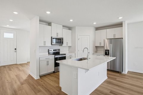 Villa ou maison à vendre à Zephyrhills, Floride: 4 chambres, 232.53 m2 № 2149791 - photo 7