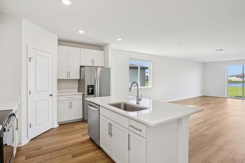 Villa ou maison à vendre à Zephyrhills, Floride: 4 chambres, 232.53 m2 № 2149791 - photo 5
