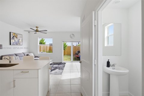 House in Homestead, Florida 3 bedrooms, 129.41 sq.m. № 2075130 - photo 27