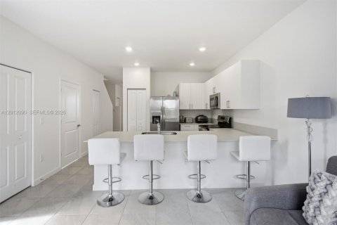 House in Homestead, Florida 3 bedrooms, 129.41 sq.m. № 2075130 - photo 13