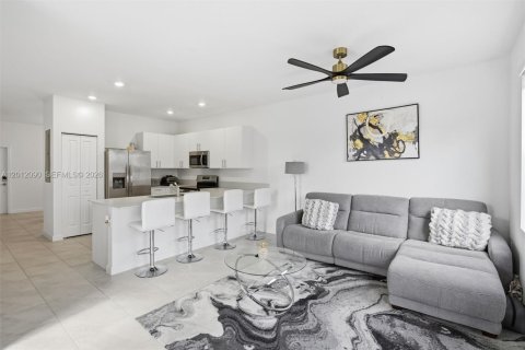 House in Homestead, Florida 3 bedrooms, 129.41 sq.m. № 2075130 - photo 12
