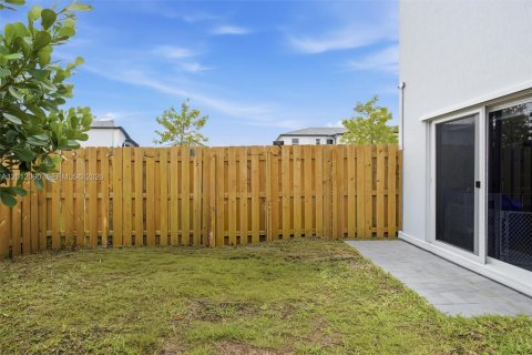 House in Homestead, Florida 3 bedrooms, 129.41 sq.m. № 2075130 - photo 8