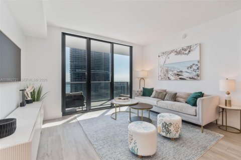 Condominio en alquiler en Miami, Florida, 2 dormitorios, 119.19 m2 № 2056688 - foto 2