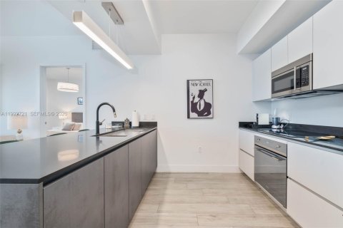 Condominio en alquiler en Miami, Florida, 2 dormitorios, 119.19 m2 № 2056688 - foto 7