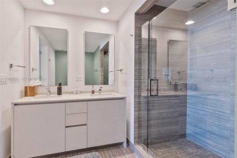 Condominio en alquiler en Miami, Florida, 2 dormitorios, 119.19 m2 № 2056688 - foto 23