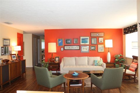 House in Ruskin, Florida 3 bedrooms, 174.28 sq.m. № 1761091 - photo 5