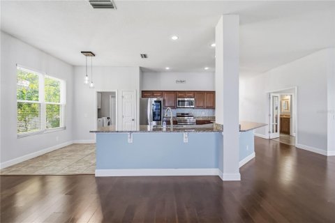 Casa en venta en Bradenton, Florida, 4 dormitorios, 205.5 m2 № 2093975 - foto 9