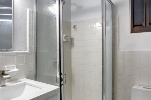 Casa en alquiler en North Miami, Florida, 4 dormitorios, 200.2 m2 № 1947148 - foto 19