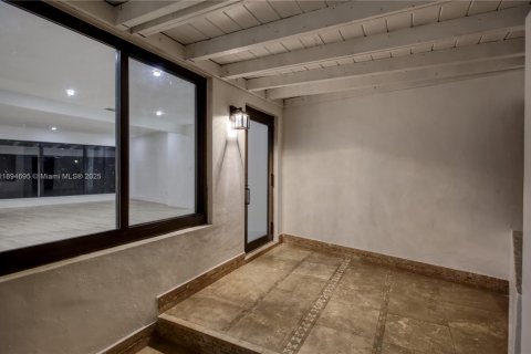 Casa en alquiler en North Miami, Florida, 4 dormitorios, 200.2 m2 № 1947148 - foto 13