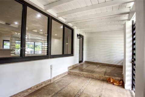 Casa en alquiler en North Miami, Florida, 4 dormitorios, 200.2 m2 № 1947148 - foto 15
