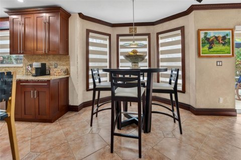 Casa en venta en Miramar, Florida, 5 dormitorios, 332.87 m2 № 2051625 - foto 16