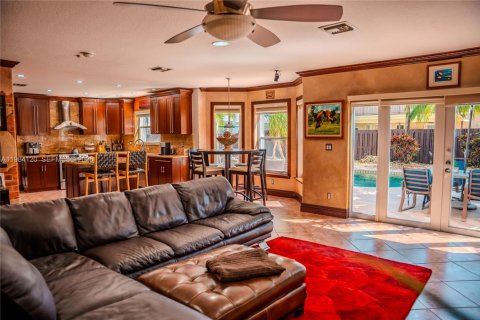 Casa en venta en Miramar, Florida, 5 dormitorios, 332.87 m2 № 2051625 - foto 22