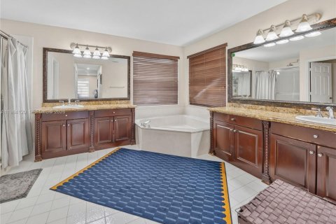 Casa en venta en Miramar, Florida, 5 dormitorios, 332.87 m2 № 2051625 - foto 30