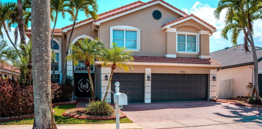 Casa en Miramar, Florida 5 dormitorios, 332.87 m2 № 2051625