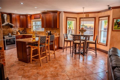 Casa en venta en Miramar, Florida, 5 dormitorios, 332.87 m2 № 2051625 - foto 15