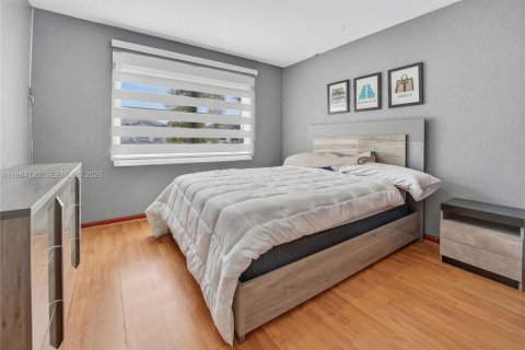 Casa en venta en Miramar, Florida, 5 dormitorios, 332.87 m2 № 2051625 - foto 26