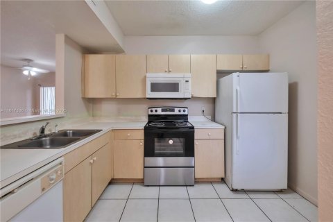 Купить кондоминиум в Уэст-Палм-Бич, Флорида 6 комнат, 92.81м2, № 1772618 - фото 4