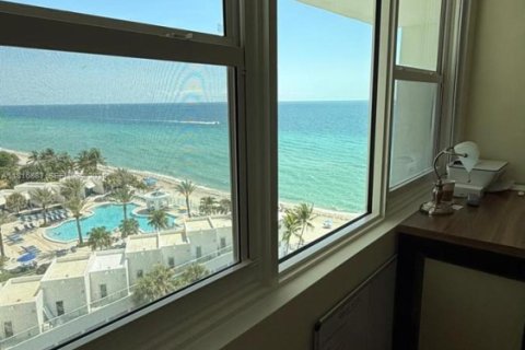 Condominio en venta en Hollywood, Florida, 2 dormitorios, 102.19 m2 № 2154364 - foto 16