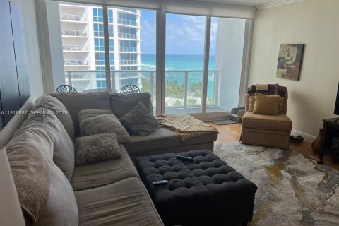 Condominio en venta en Hollywood, Florida, 2 dormitorios, 102.19 m2 № 2154364 - foto 3