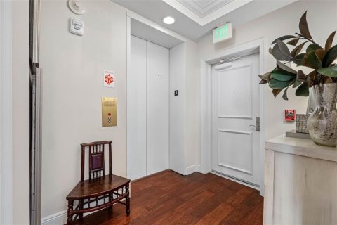 Copropriété à vendre à Tampa, Floride: 3 chambres, 185.8 m2 № 2142493 - photo 2