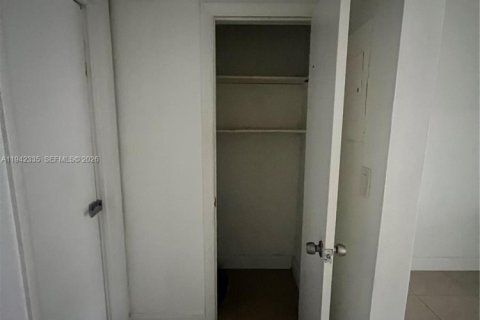 Apartment in North Miami Beach, Florida 1 bedroom, 60.94 sq.m. № 2000978 - photo 9