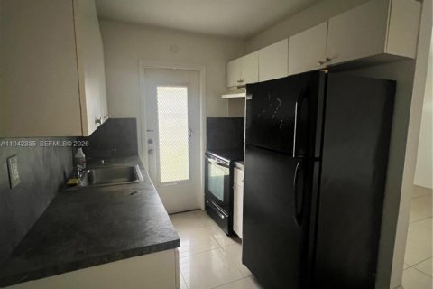 Apartment in North Miami Beach, Florida 1 bedroom, 60.94 sq.m. № 2000978 - photo 2