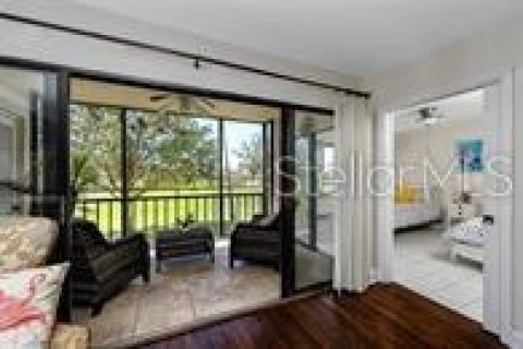 Condo in Saint Petersburg, Florida, 2 bedrooms  № 1917494 - photo 23