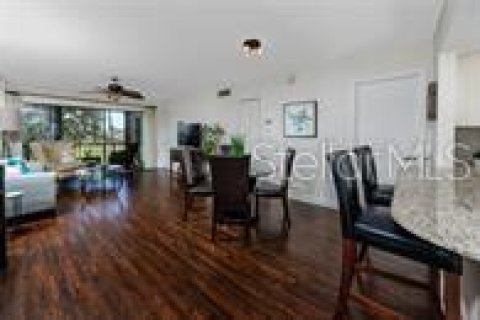 Condo in Saint Petersburg, Florida, 2 bedrooms  № 1917494 - photo 12