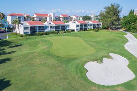 Condo in Saint Petersburg, Florida, 2 bedrooms  № 1917494 - photo 21