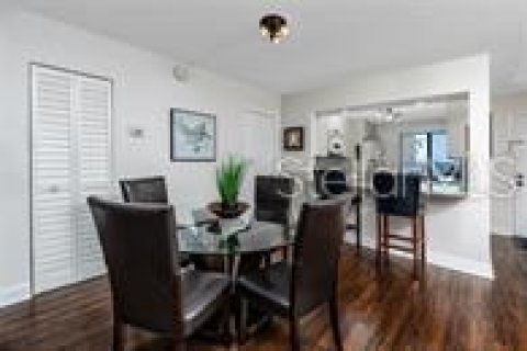 Condo in Saint Petersburg, Florida, 2 bedrooms  № 1917494 - photo 11