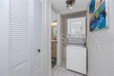Condo in Saint Petersburg, Florida, 2 bedrooms  № 1917494 - photo 7